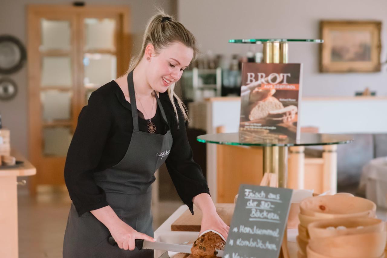 Hotel Tiefenbrunn Gardensuites & Breakfast Lana Ngoại thất bức ảnh